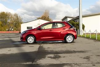 2024 Toyota Yaris - Thumbnail