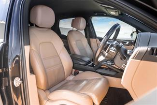2019 Porsche Cayenne - Thumbnail