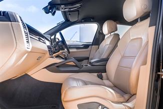 2019 Porsche Cayenne - Thumbnail