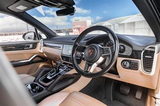 2019 Porsche Cayenne - Thumbnail