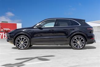 2019 Porsche Cayenne - Thumbnail