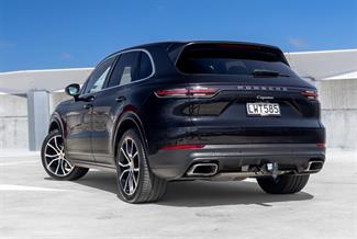 2019 Porsche Cayenne - Thumbnail
