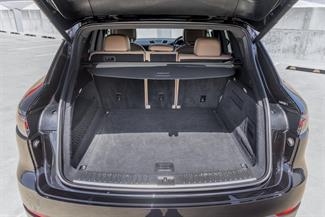 2019 Porsche Cayenne - Thumbnail
