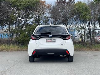 2020 Toyota Yaris - Thumbnail