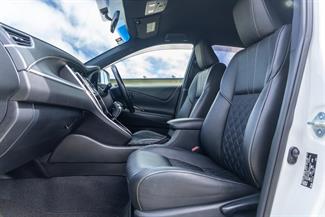 2015 Toyota Harrier - Thumbnail
