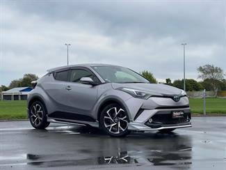 2017 Toyota C-HR - Thumbnail