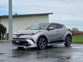 2017 Toyota C-HR - Thumbnail