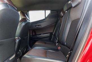 2016 Toyota C-HR - Thumbnail