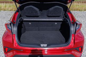 2016 Toyota C-HR - Thumbnail