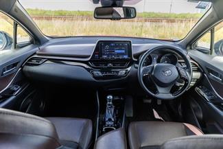 2016 Toyota C-HR - Thumbnail