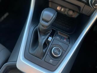 2021 Toyota RAV4 - Thumbnail