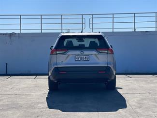 2021 Toyota RAV4 - Thumbnail