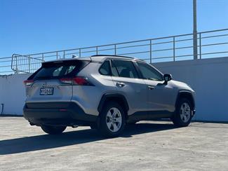 2021 Toyota RAV4 - Thumbnail