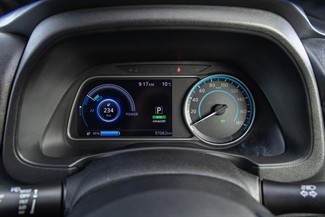 2017 Nissan LEAF - Thumbnail