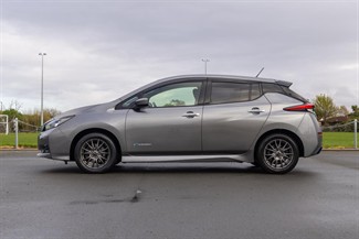 2017 Nissan LEAF - Thumbnail