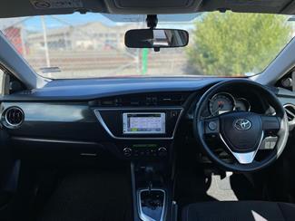 2013 Toyota Auris - Thumbnail