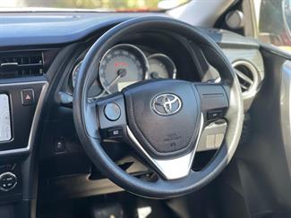 2013 Toyota Auris - Thumbnail