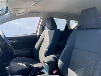 2013 Toyota Auris - Thumbnail