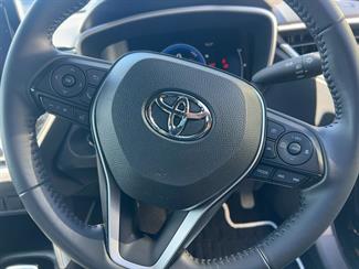 2024 Toyota Corolla Cross - Thumbnail