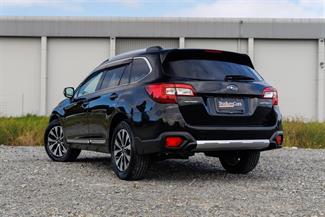 2015 Subaru Outback - Thumbnail