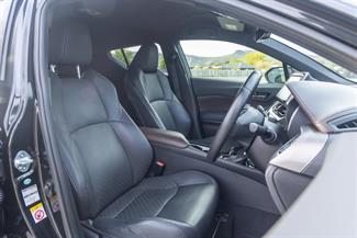 2017 Toyota C-HR - Thumbnail