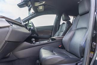 2017 Toyota C-HR - Thumbnail