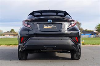 2017 Toyota C-HR - Thumbnail