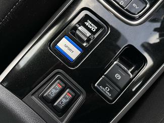 2020 Mitsubishi Outlander - Thumbnail