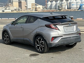 2017 Toyota C-HR - Thumbnail