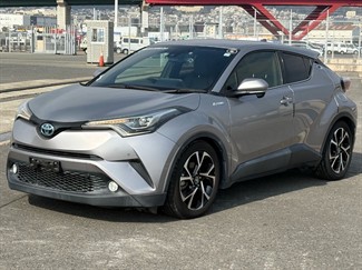 2017 Toyota C-HR - Thumbnail