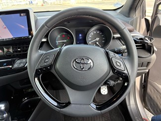 2017 Toyota C-HR - Thumbnail