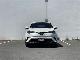 2017 Toyota C-HR - Thumbnail