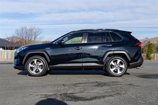 2019 Toyota RAV4 - Thumbnail