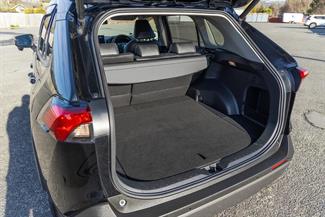 2019 Toyota RAV4 - Thumbnail