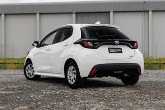 2020 Toyota Yaris - Thumbnail