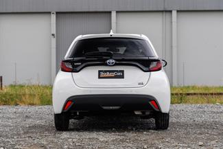 2020 Toyota Yaris - Thumbnail