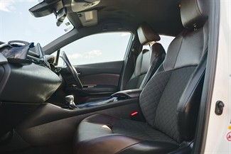 2017 Toyota C-HR - Thumbnail