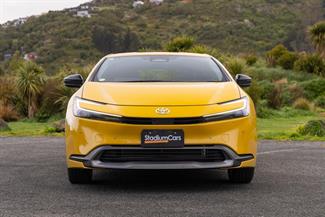 2024 Toyota Prius - Thumbnail