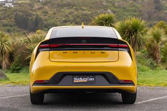 2024 Toyota Prius - Thumbnail