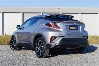 2017 Toyota C-HR - Thumbnail