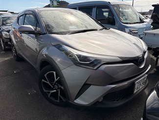 2017 Toyota C-HR - Thumbnail