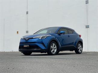 2017 Toyota C-HR - Thumbnail