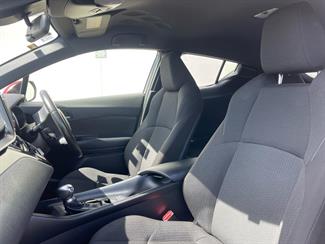 2017 Toyota C-HR - Thumbnail