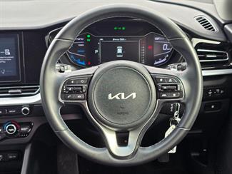 2022 Kia Niro - Thumbnail