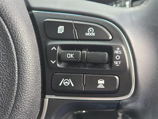 2022 Kia Niro - Thumbnail