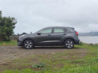 2022 Kia Niro - Thumbnail