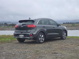 2022 Kia Niro - Thumbnail