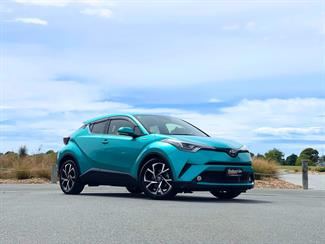 2017 Toyota C-HR - Thumbnail