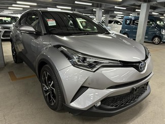 2017 Toyota C-HR - Thumbnail