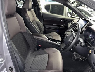 2017 Toyota C-HR - Thumbnail